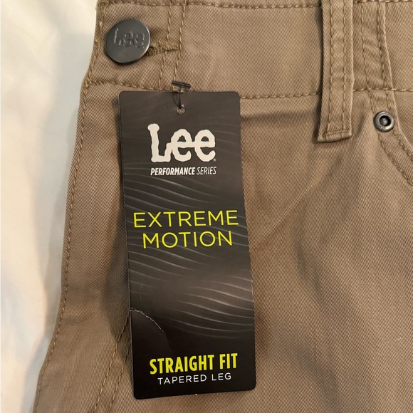 NWT Lee Extreme Motion Straight Fit Pants, Size 40x30 - Picture 2 of 10
